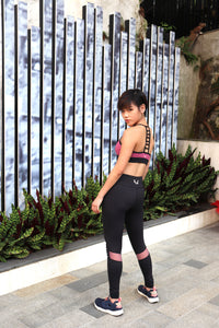 3F Activewear MODEL wearing workout legging "Femke" with knee scrunches - IAM3F